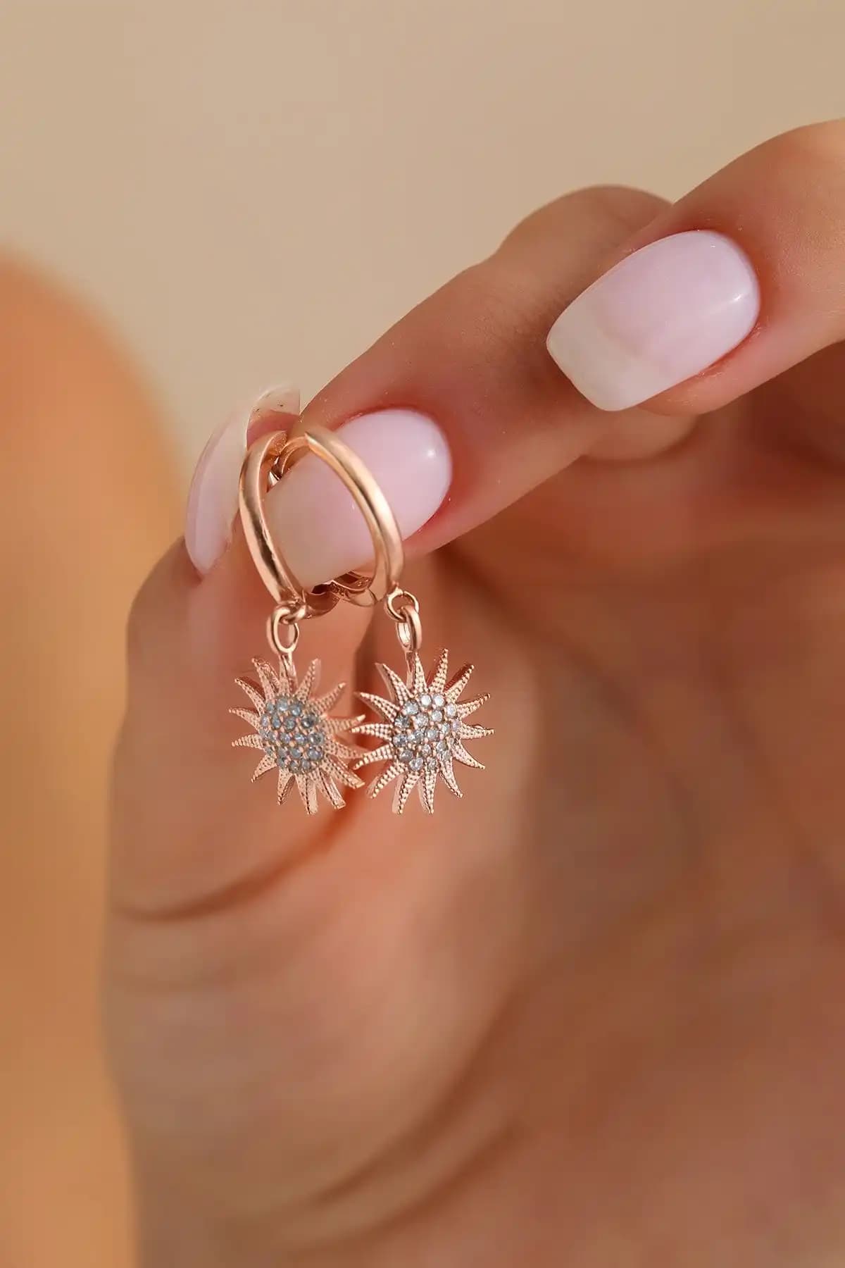 Bilsen Store Küpe Karşılaştırması: Altın ve Rose Kaplama Zirkon Modelleri 2