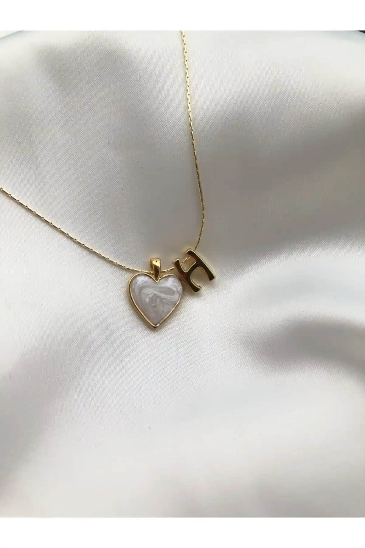 Claritas Takı Kadın Altın Kaplama Sedef Kalpli H Harfli Kolye Ürün Özellikleri ve Kullanım İpuçları