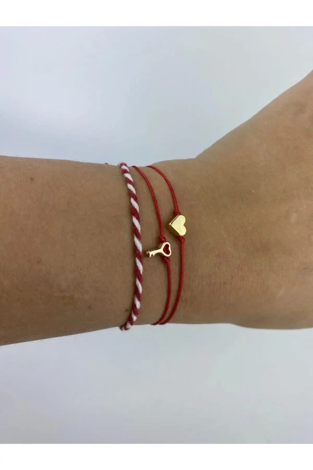 D'mare Accessories ve Misto Aksesuar Marteniçka Bileklikleri Karşılaştırması 1