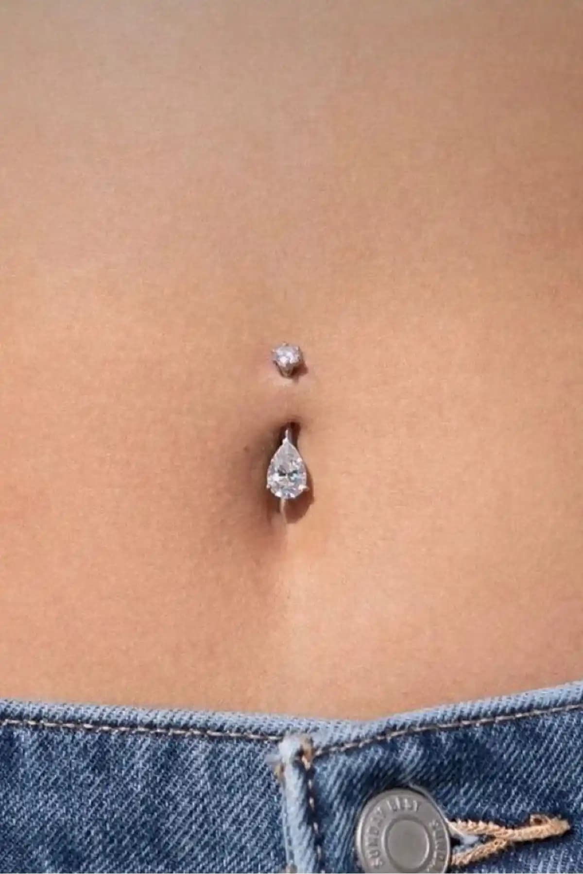 Damla Taşlı Zirkon Göbek Piercing: Şık ve Dayanıklı Tasarım Seçenekleri