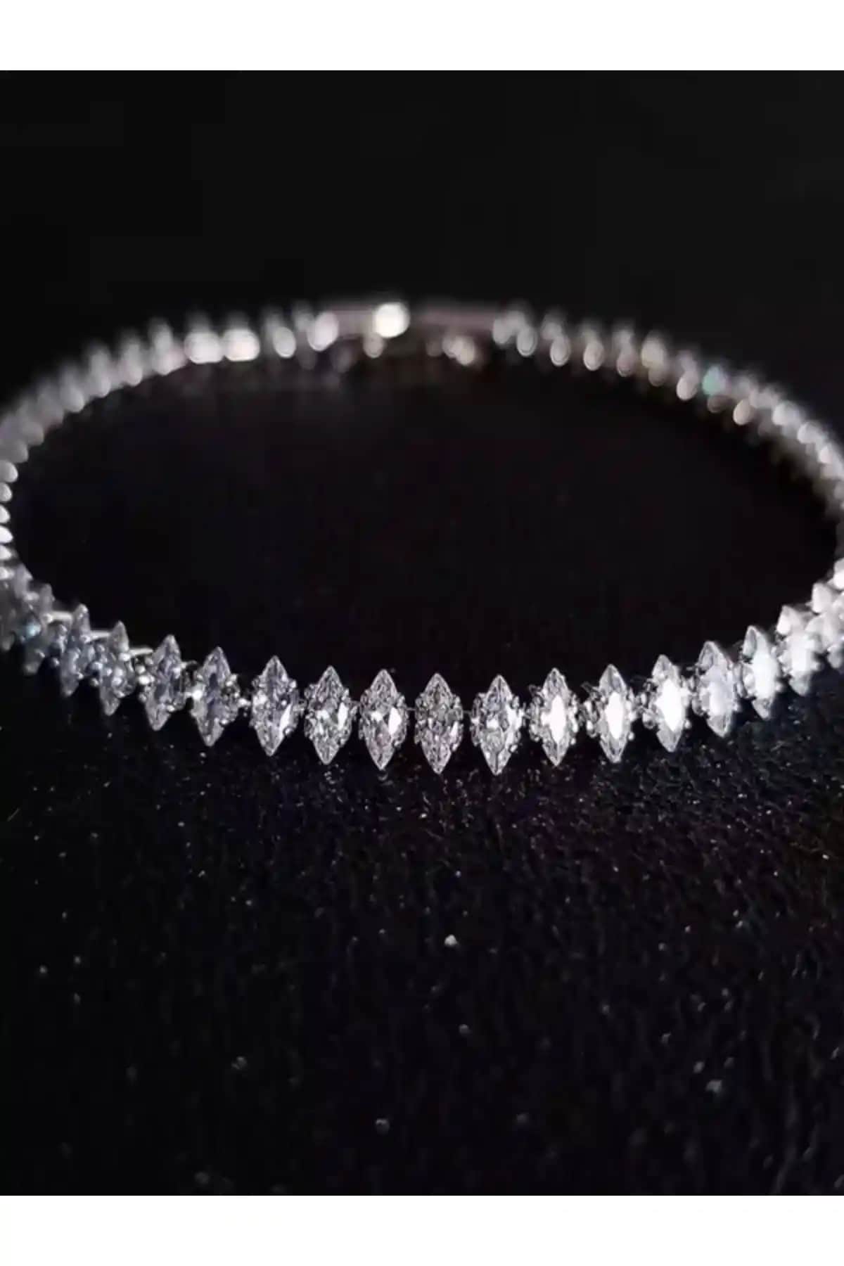 DEMOKAN Kadın Mekik Taş Su Yolu Bileklik: Şık ve Dayanıklı Modern Takı Seçeneği