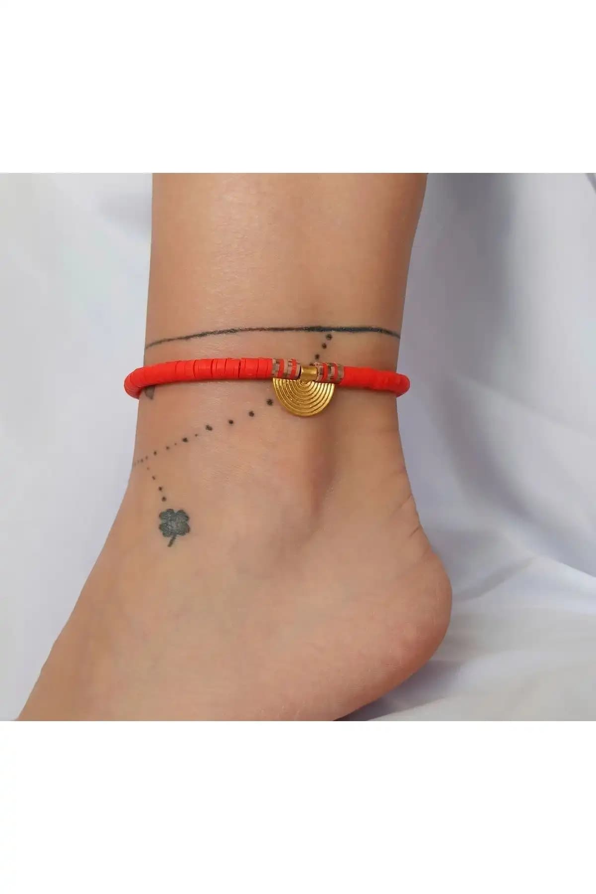 Denizdenal Kırmızı Halhal ve Genel Markalar Kırmızı İp Kalpli Bileklik ile Marteniçka Seti Karşılaştırması