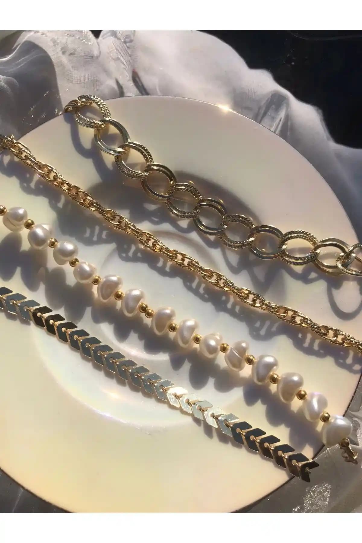 DGN Shoping 4'lü Zincir İnci Detay Bileklik Seti Kadınlar İçin Şık ve Çok Yönlü Aksesuar