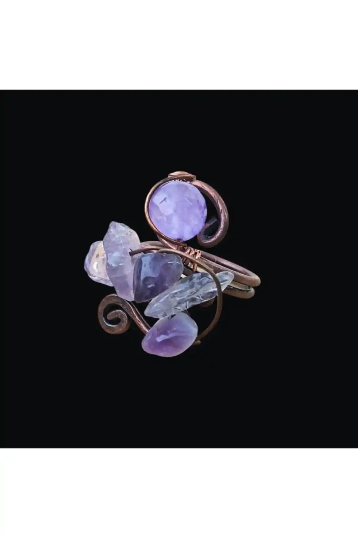 Doğal Ametist Taşlı Bakır Yüzük: Şıklık ve Doğallığın Zarif Buluşması