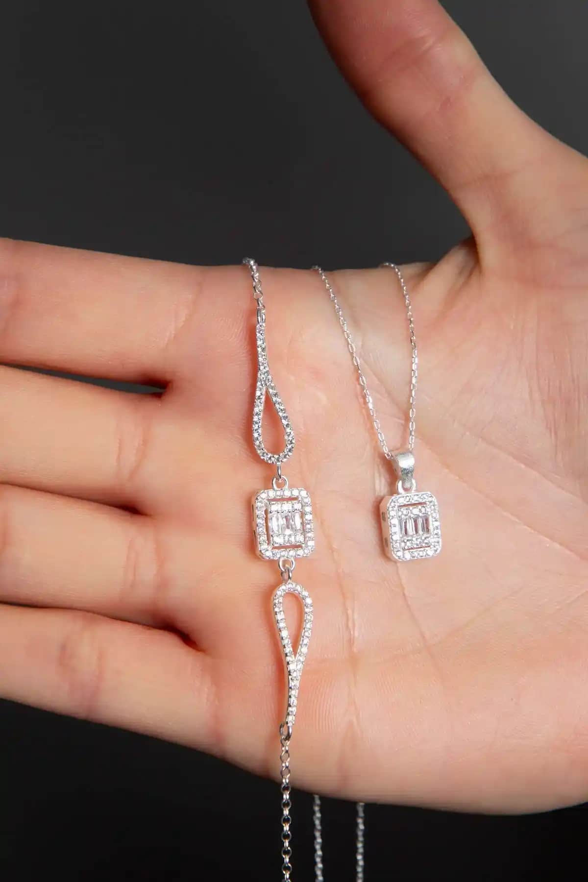 Elika Silver 925 Ayar Gümüş Kadın Takı Seti Zarif ve Modern Tasarım