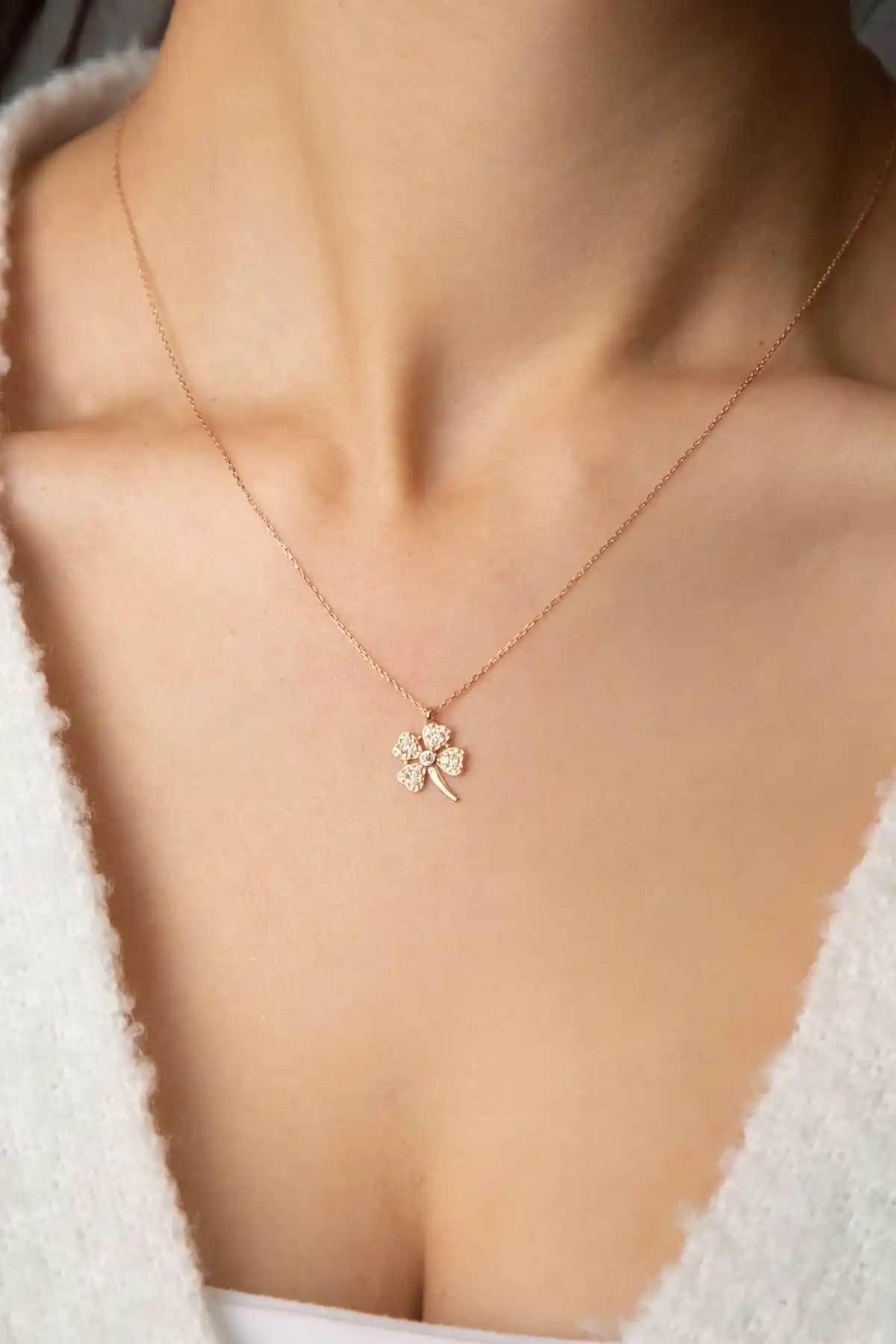 Elika Silver Kadın Doğal Taş Yonca Model Gümüş Kolye 925 Ayar Zarif Takı