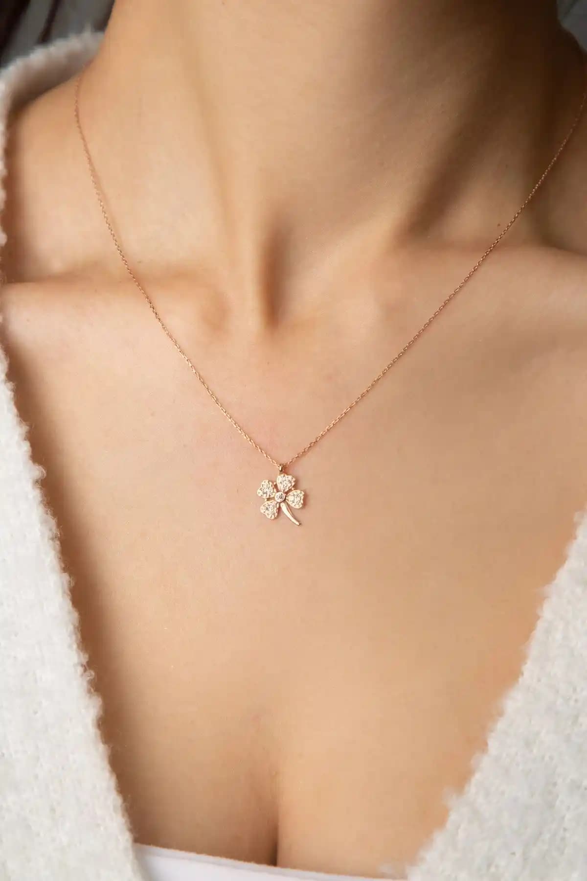 Elika Silver Kadın Doğal Taş Yonca Model Gümüş Kolye 925 Ayar Zarif Takı