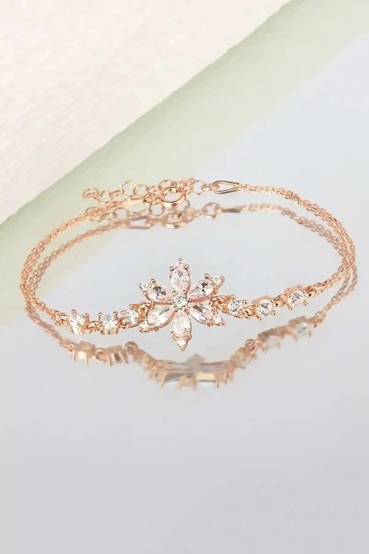 Else Silver 925 Ayar Gümüş Nergis Çiçeği Bileklik Şıklık ve Dayanıklılık Sunar