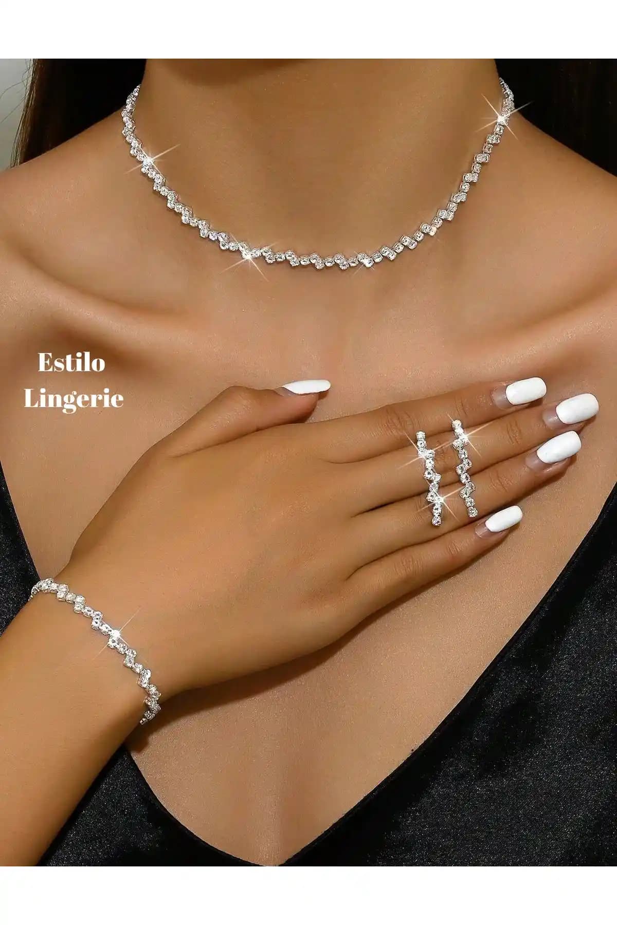 Estilo Lingerie ve MOSSMOUR Takı Setleri Karşılaştırması: Hangi Set Daha Uygun