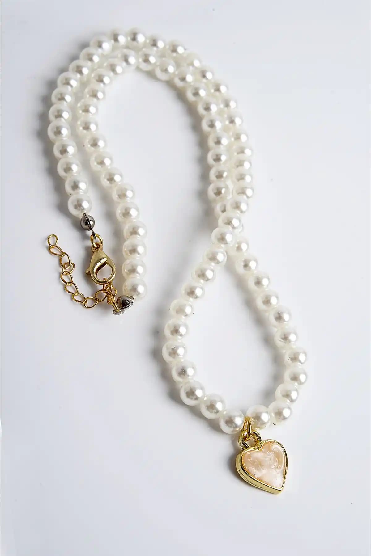 EUROMODA İnci Sedefli Kalp Tasarımlı Altın Renkli Kolye Zarif ve Çok Yönlü Kullanım İçin