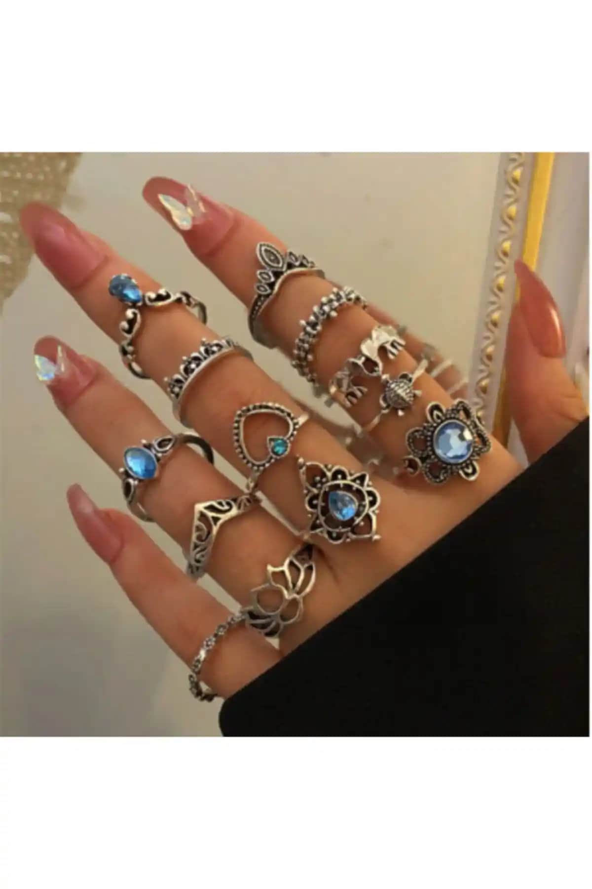 Girift Vintage Carve 13 Adet Mavi Taşlı Yüzük Seti Şıklık ve Dayanıklılık Sunar