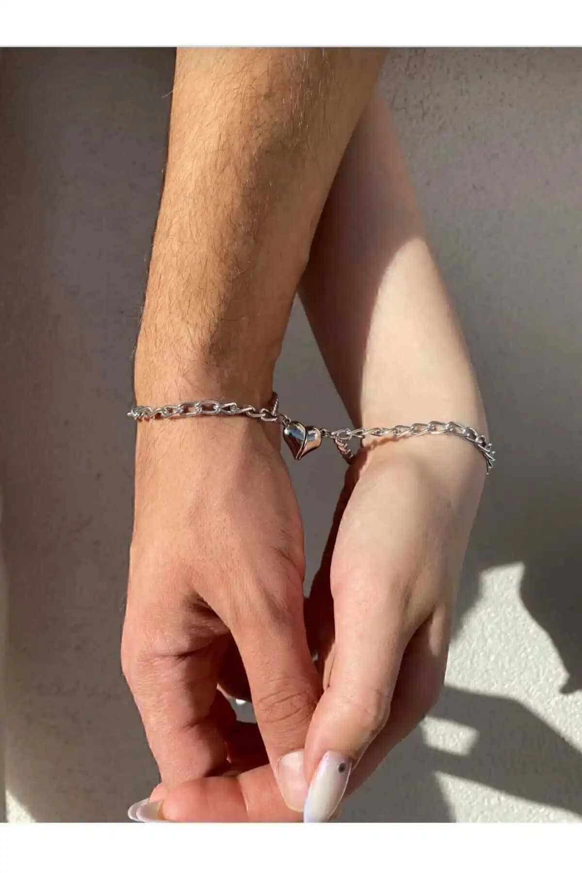 GLANZEND ve Therapy Aksesuar Mıknatıslı Sevgili Bileklikleri Karşılaştırması 1