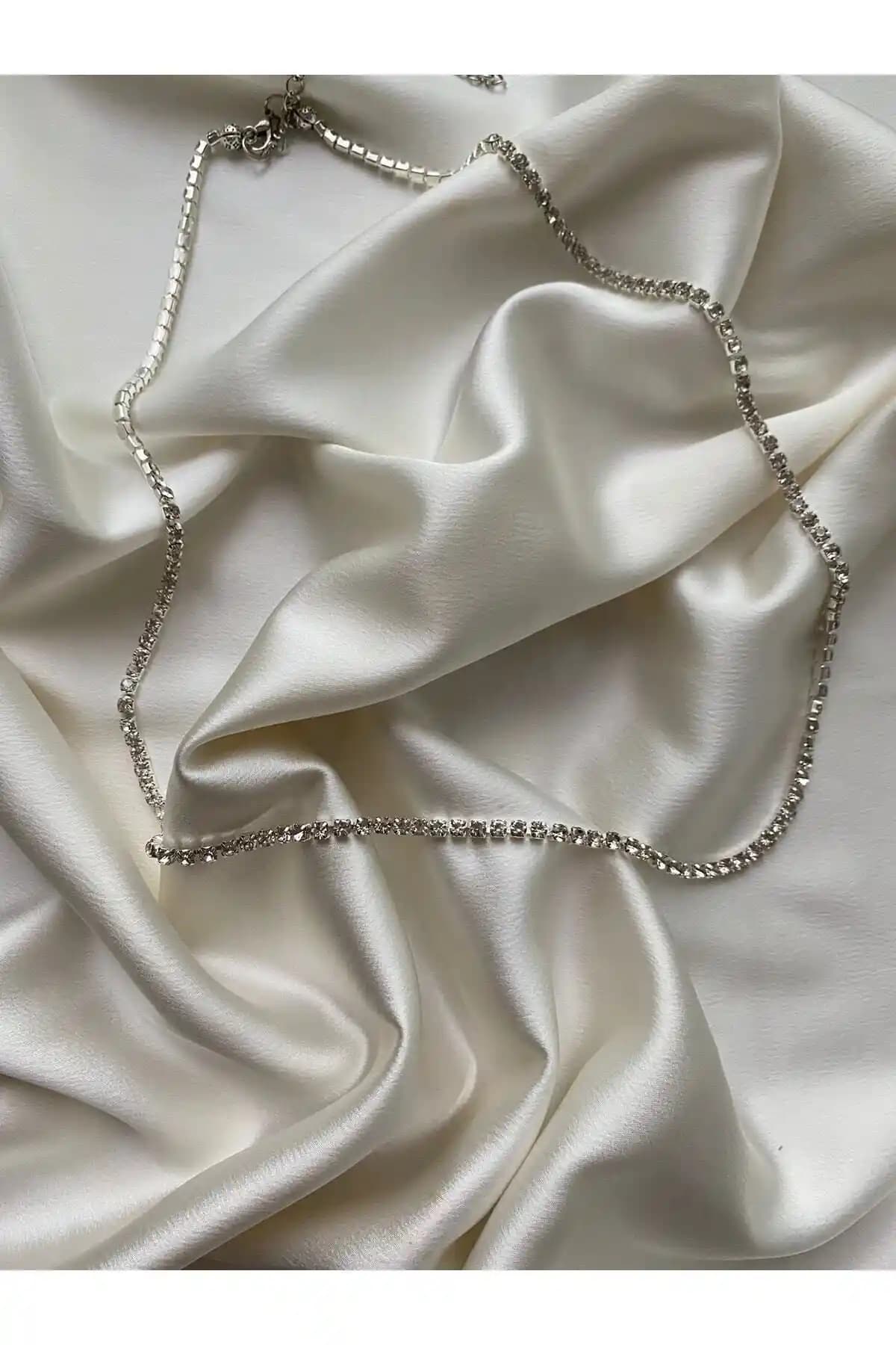 Göbek Zinciri Karşılaştırması: Su Yolu ve Yıldız Kristalli Modellerin Özellikleri