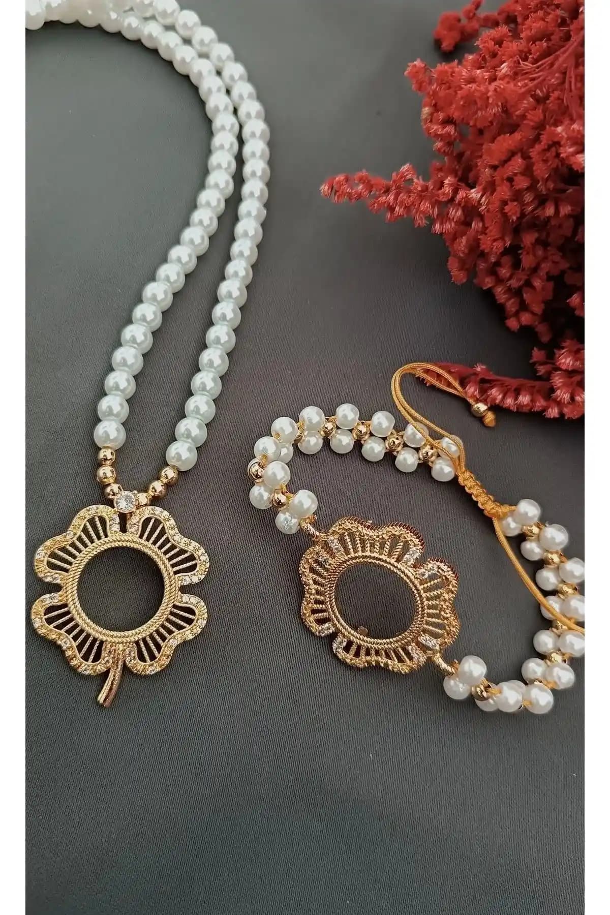 Grcstyle Çeyrekli Bileklik ve Kolye Seti: Şıklık ve Zarafetin Modern Yansıması