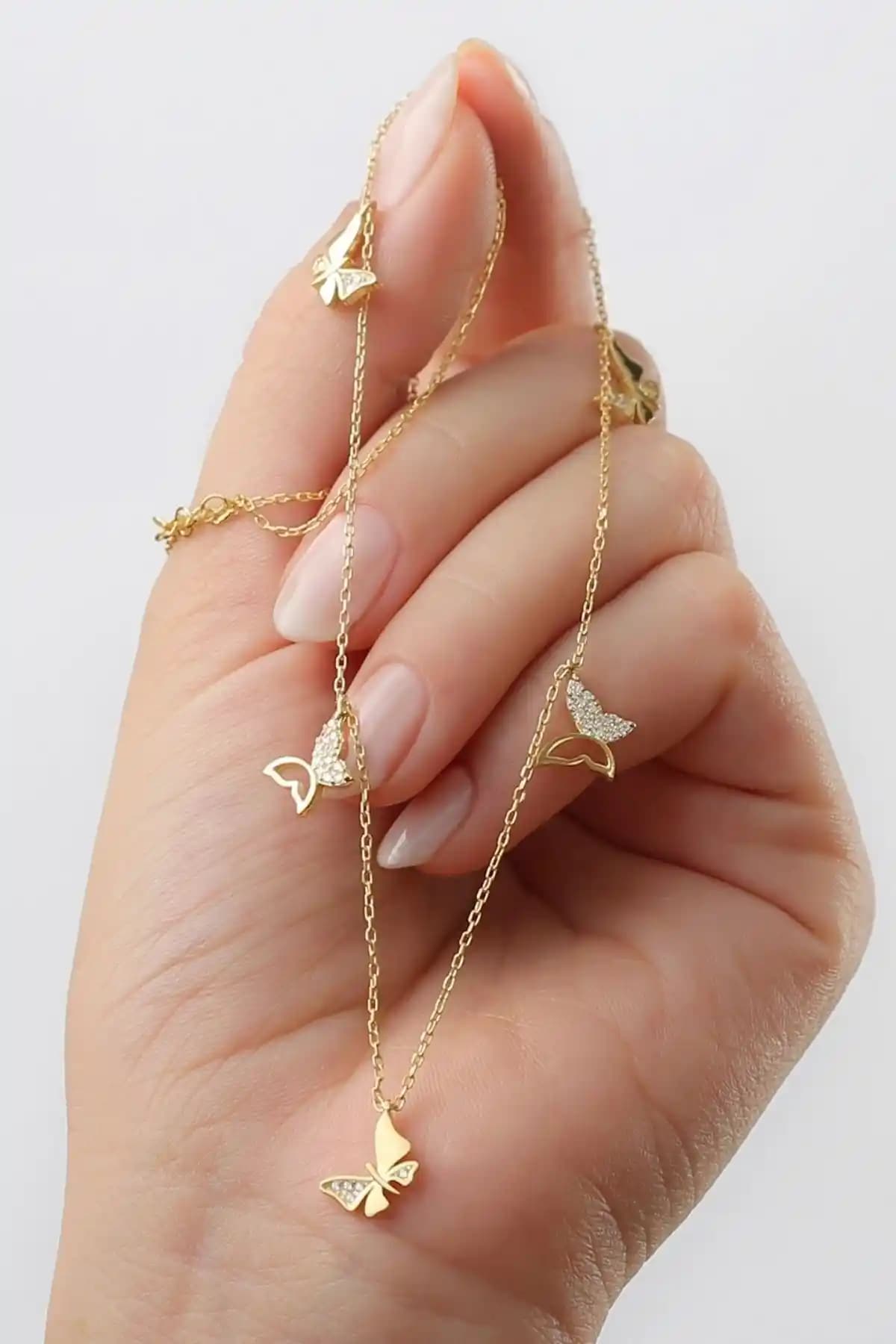 Gümüş Kolye Karşılaştırması: SILVANO ve Söğütlü Silver Modellerinin Özellikleri