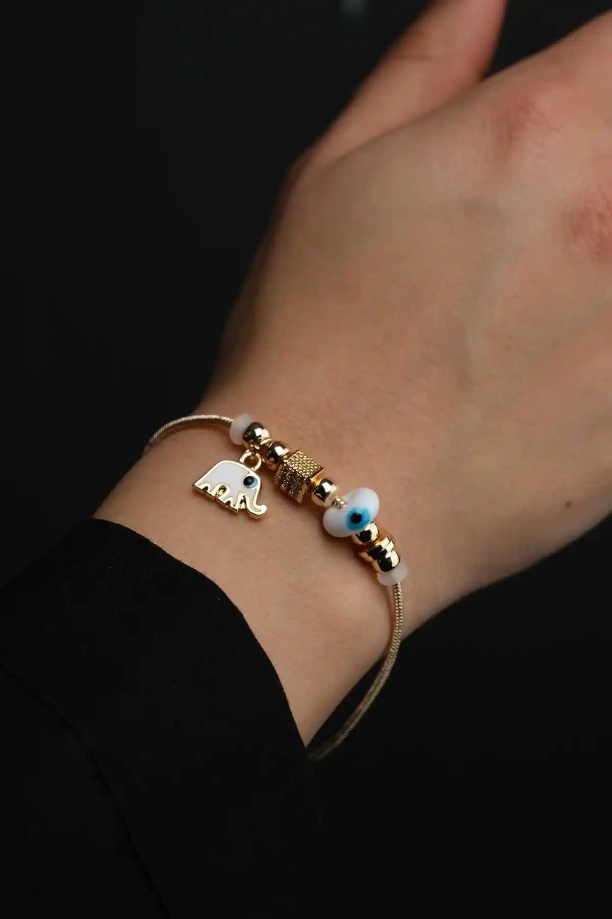 Jack Ferrero Halat Zincirli Zirkon Taşlı Bileklik: Şıklık ve Dayanıklılık Bir Arada