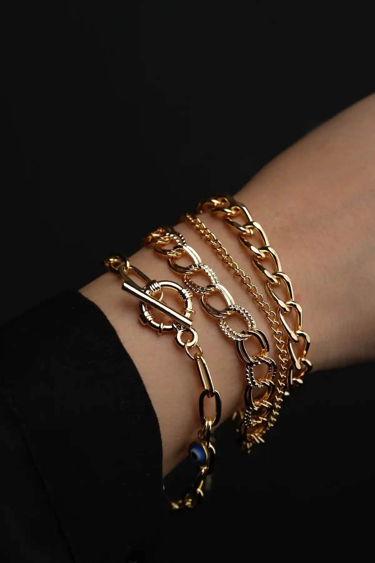 Jack Ferrero Nazar Boncuklu Dörtlü Kadın Bileklik Seti Modern ve Zarif Tasarım