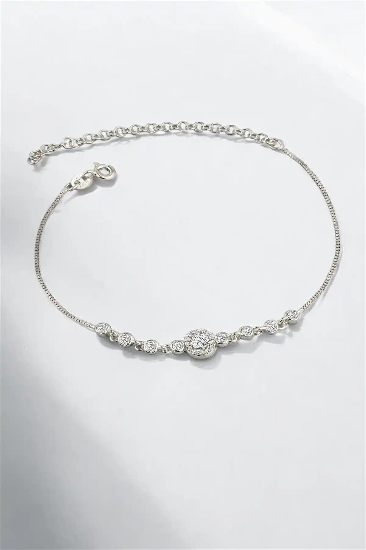 Jelux Silver 925 Ayar Gümüş Bileklik Karşılaştırması: Nazar ve Zirkon Tasarımları