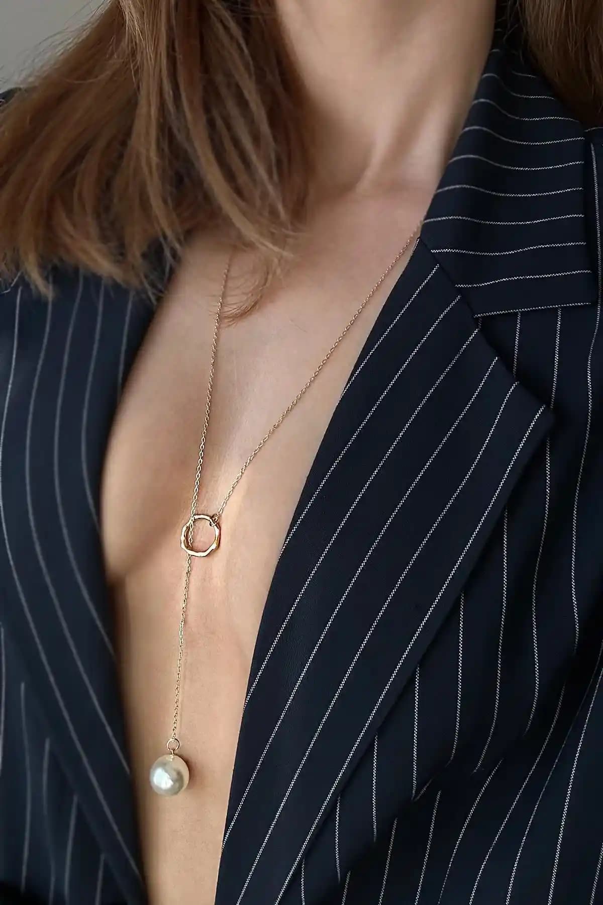 Kadınlar İçin İnci Detaylı Uzun Dekolte Kolye Trendyol Koleksiyonunda