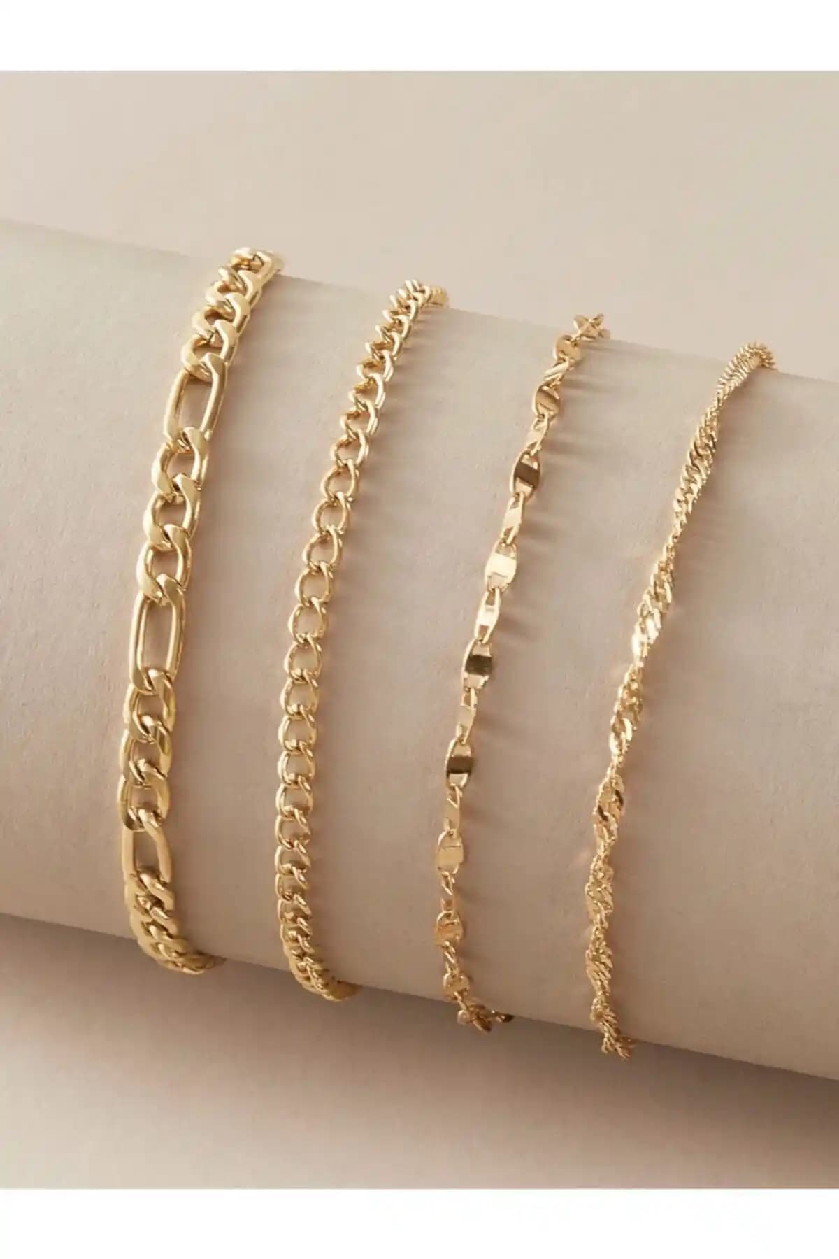 Kadınlar İçin Zarif Altın Kaplama Bileklik: Şıklık ve Uygun Fiyatın Buluşması