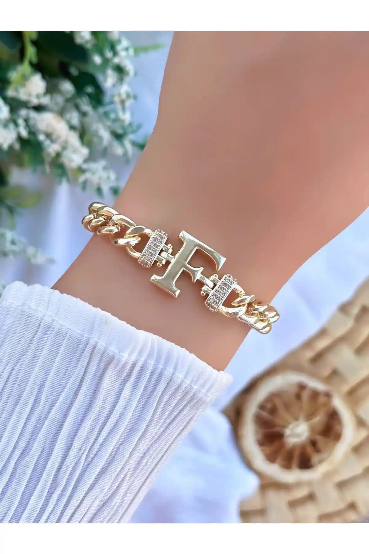 KBC STORE Harfli Zincir Bileklik Özellikleri ve Kullanım İpuçları