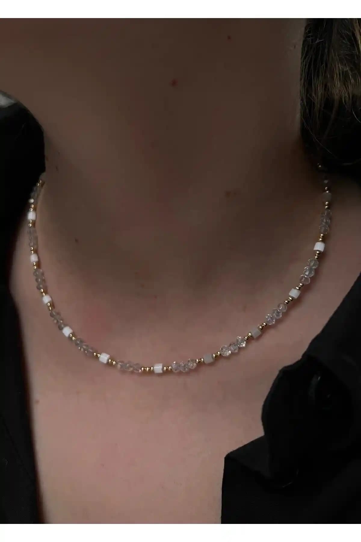 KILIGISTANBUL Karışık Dorika Incili Kolye: Günlük ve Özel Kullanım İçin Şık Aksesuar