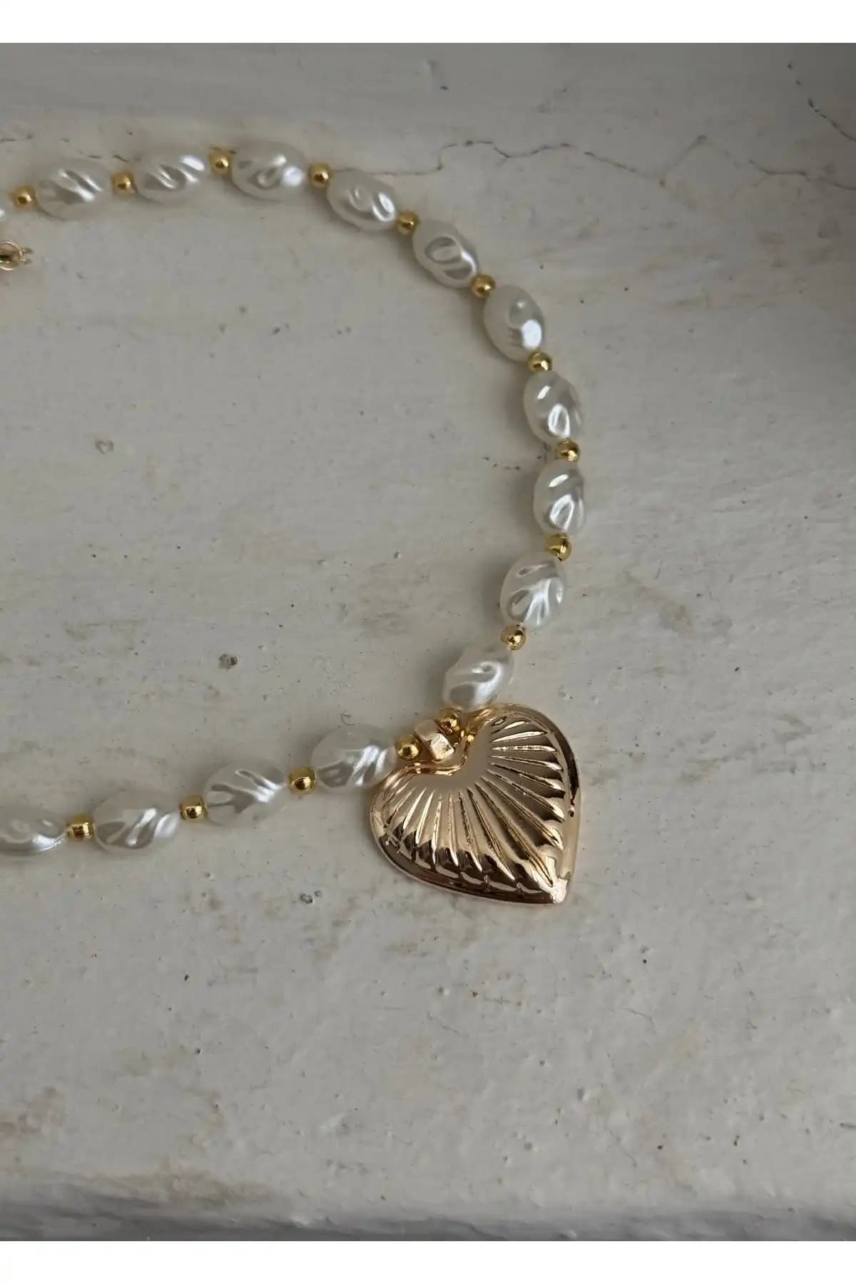 Kılıgıstanbul Pearl Girl Barok İnci Kalp Kolye Şıklık ve Zarafetin Modern Yansıması