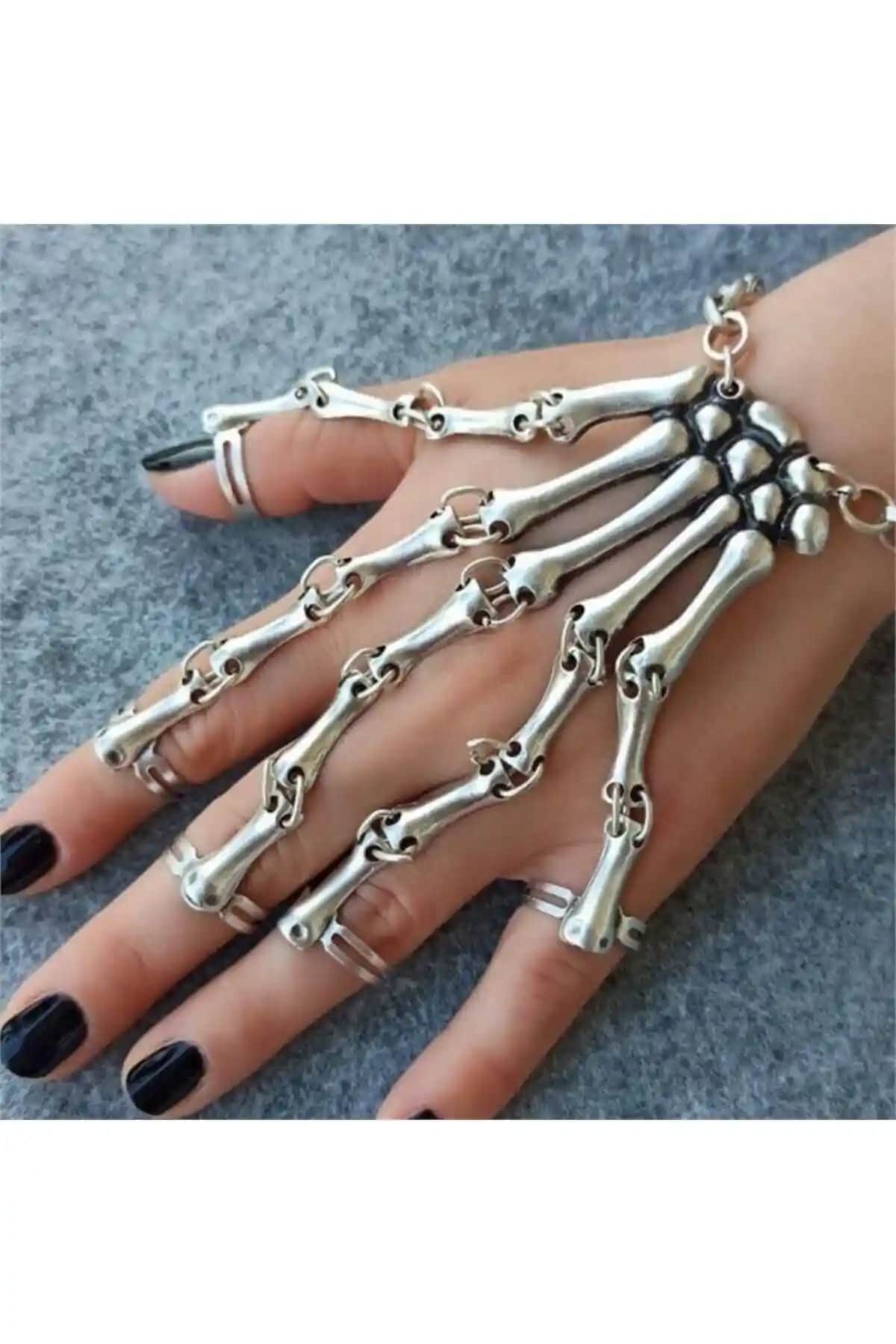 Köstebek Metal Iskelet El Bileklikli Beşli Yüzük: Modern ve Dayanıklı Takı Seçeneği