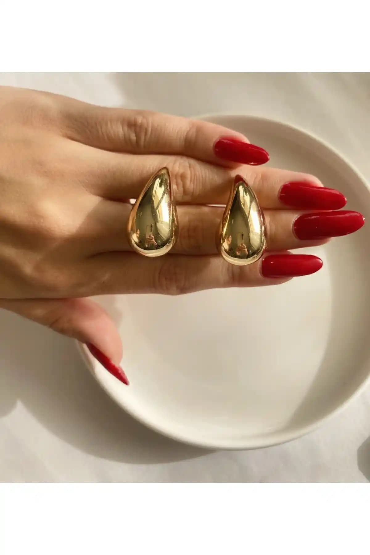 Lonia Accessory Su Damlası Küpe: Paslanmaz Çelik ve Altın Renkli Modern Takı