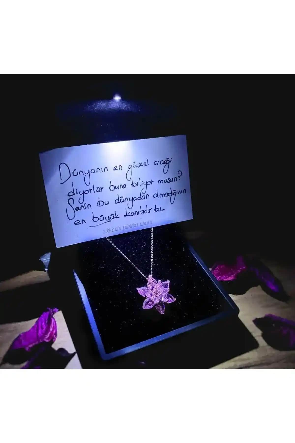 LOTUS JEWELLERY ve Lucente Jewellery Lotus Çiçeği Kolye Karşılaştırması