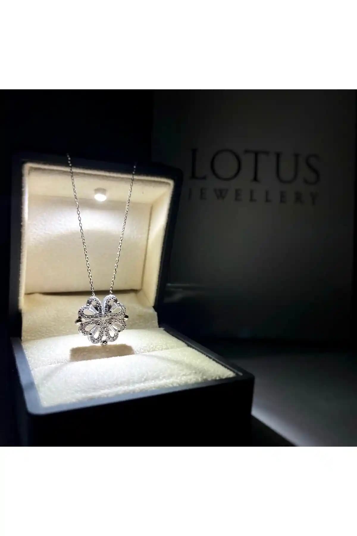 LOTUS JW ve Silvano Jewelry Gümüş Kolye Karşılaştırması: Tasarım ve Özellikler
