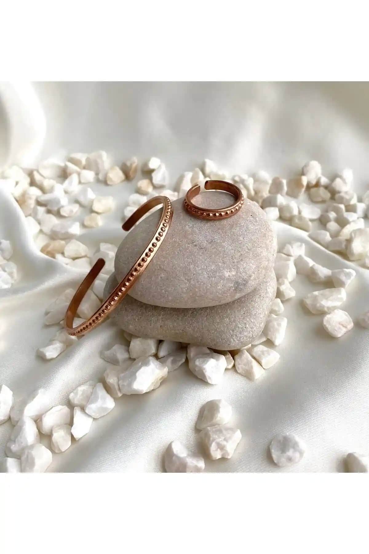 LOVI Saf Bakır Kadın Bilezik ve Yüzük Mini Set: Estetik ve Sağlık Avantajlarıyla Tanıtım