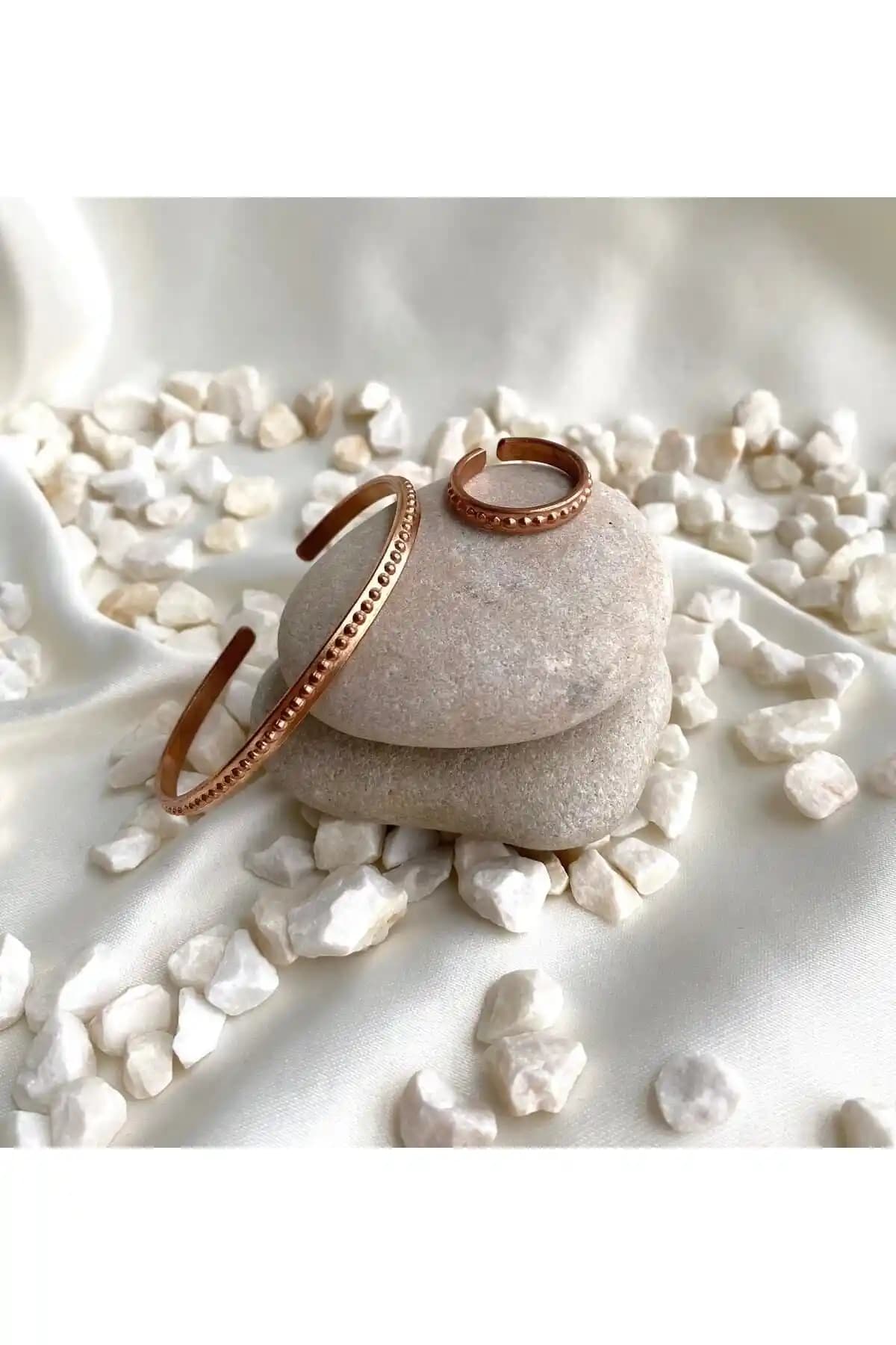 LOVI Saf Bakır Kadın Bilezik ve Yüzük Mini Set: Estetik ve Sağlık Avantajlarıyla Tanıtım