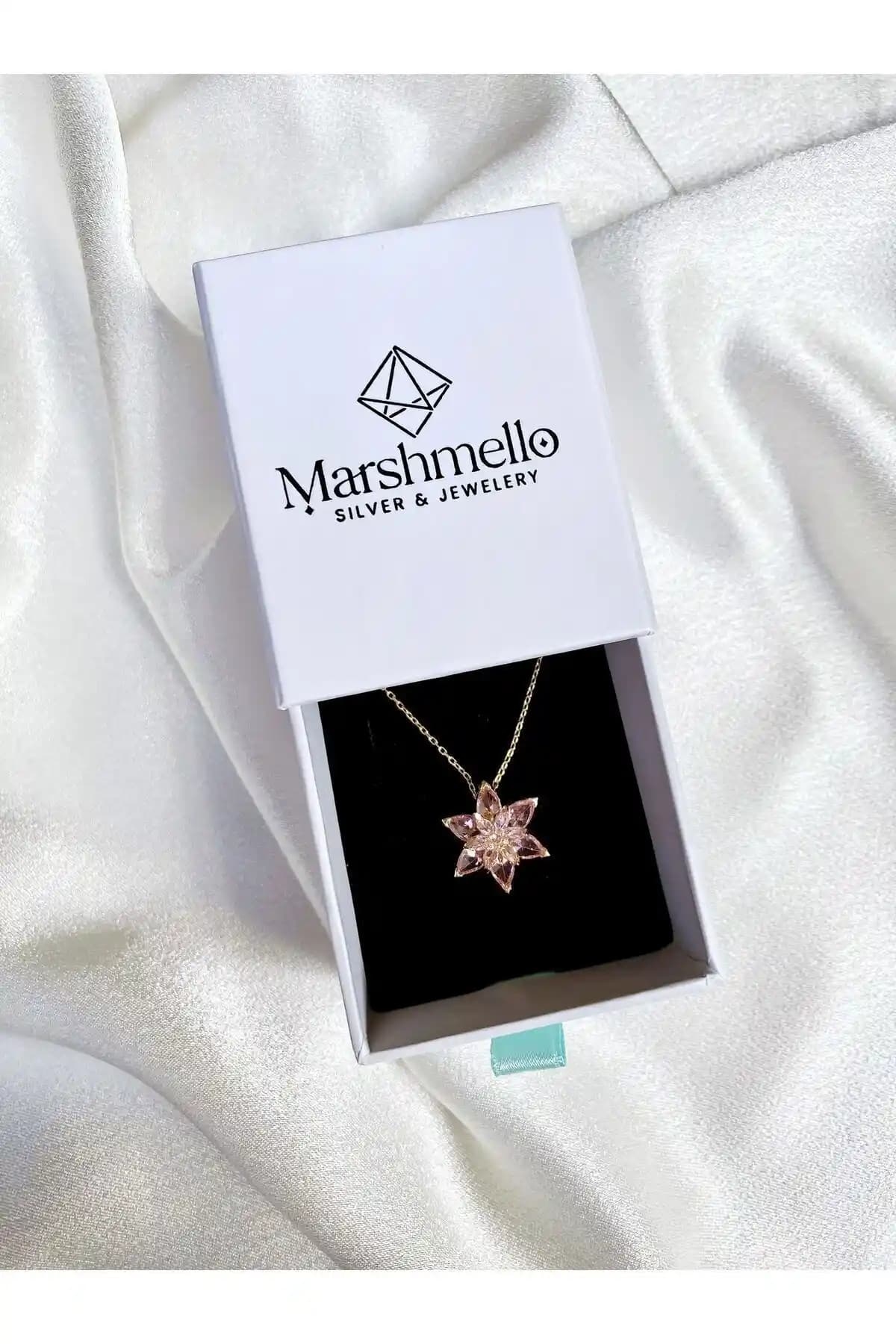 Marshmello ve Silvano Jewelry Lotus Çiçeği Gümüş Kolye Karşılaştırması