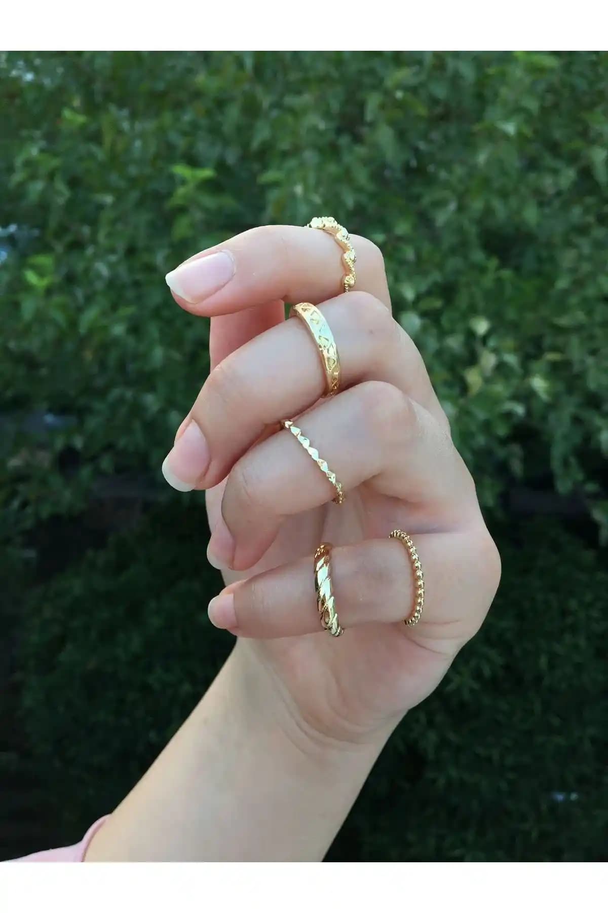 Meyras Touch 5'li Modern Gold Yüzük Seti Şıklık ve Zarafeti Bir Arada Sunar