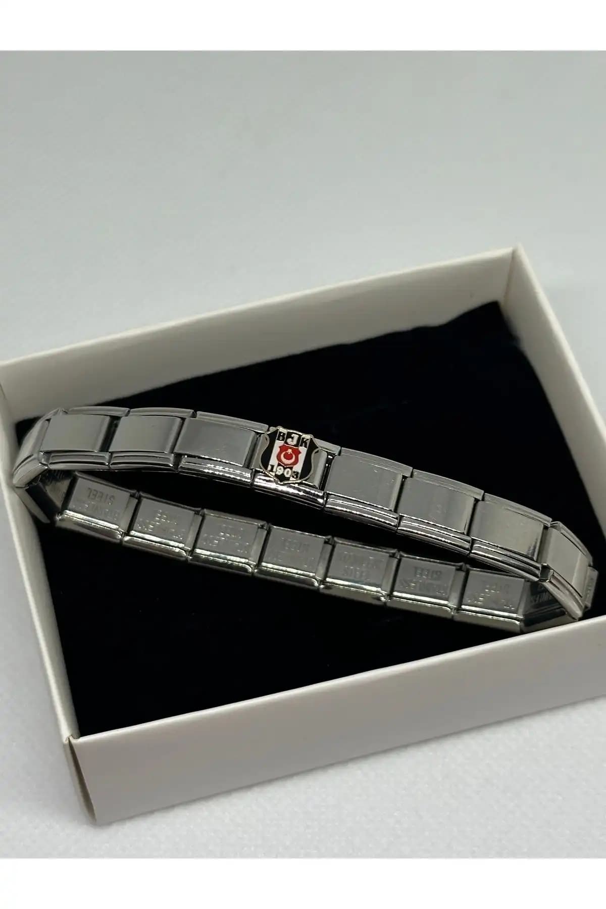 MOD10 Taraftar Charm Italyan Bileklik: Şıklık ve Dayanıklılık Sunan Modern Aksesuar