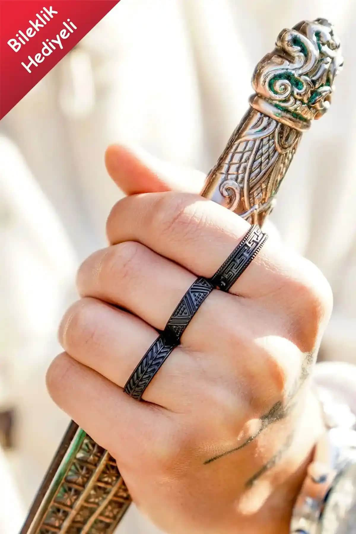 Modern Siyah Üçgen Desen Labirent Yüzük Seti Unisex Takı Şıklığı