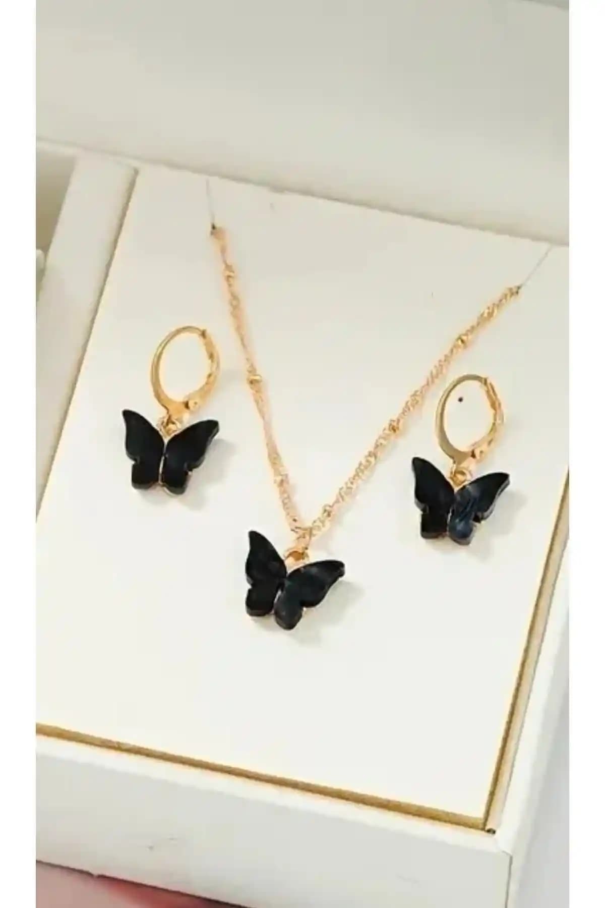 Monalisa Toka Kadın Siyah Kelebek Küpe ve Kolye Seti Şıklık ve Zarafetin Temsilcisi