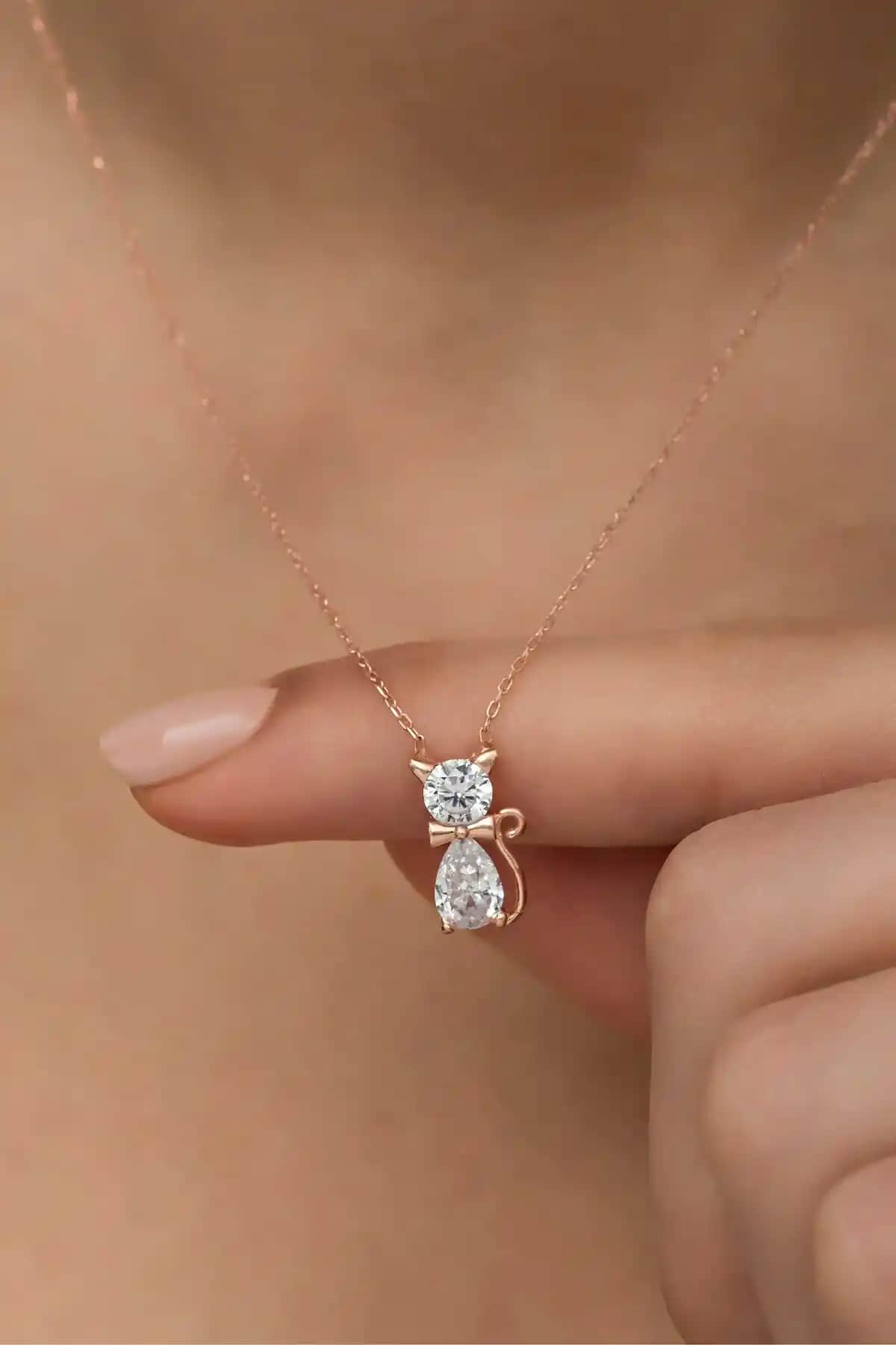 NEREZE 925 Ayar Gümüş Beyaz Zirkon Kedi Kolye Zarif ve Şık Tasarım