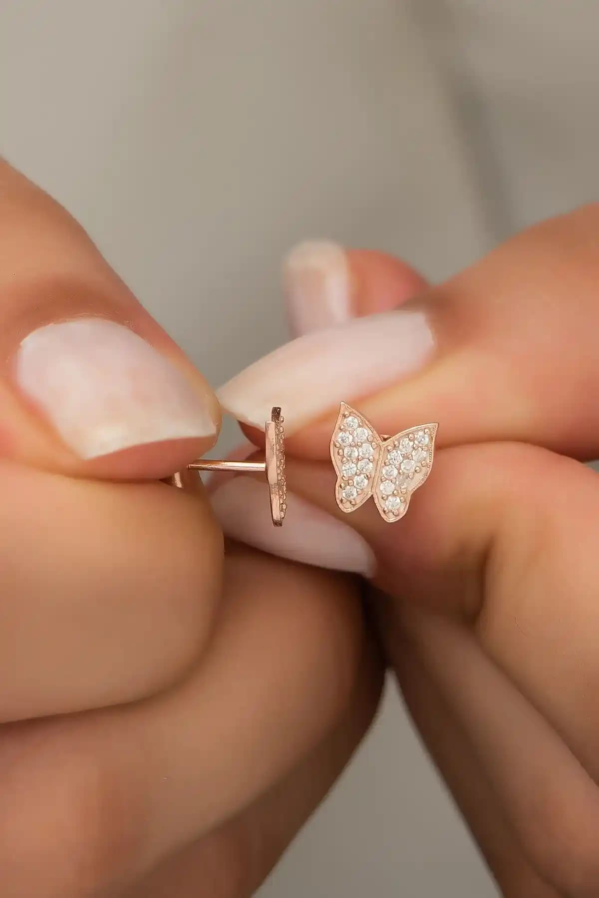 NEREZE 925 Ayar Gümüş Minik Kelebek Küpe Pembe Zirkon Taşlı Zarif Takı Seçeneği