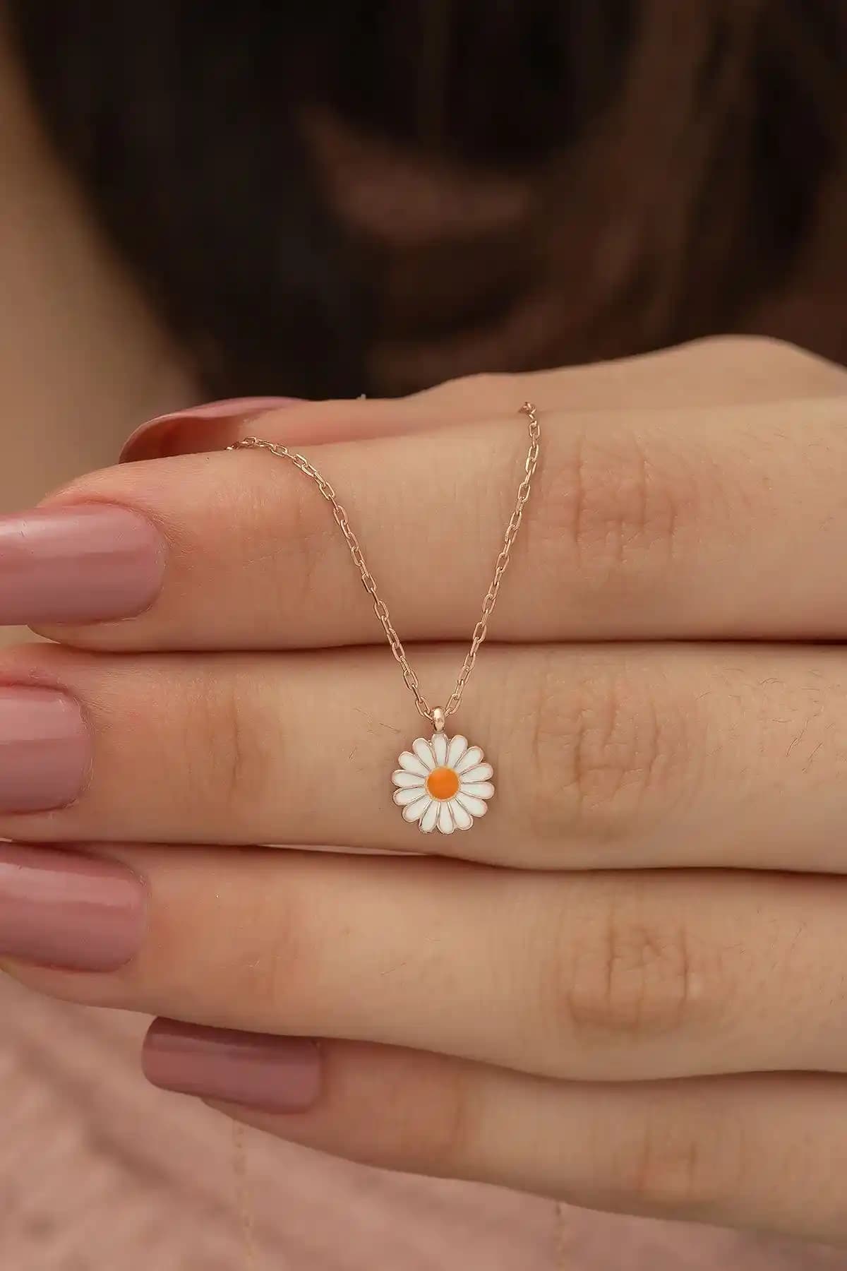 NEREZE 925 Ayar Minik Papatya Kan Güç Kolye Zarif ve Dayanıklı Tasarım