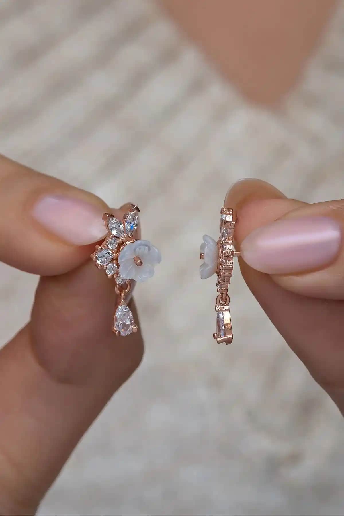 NEREZE Marka 925 Ayar Gümüş Manolya Çiçeği Küpe Karşılaştırması ve Özellikleri