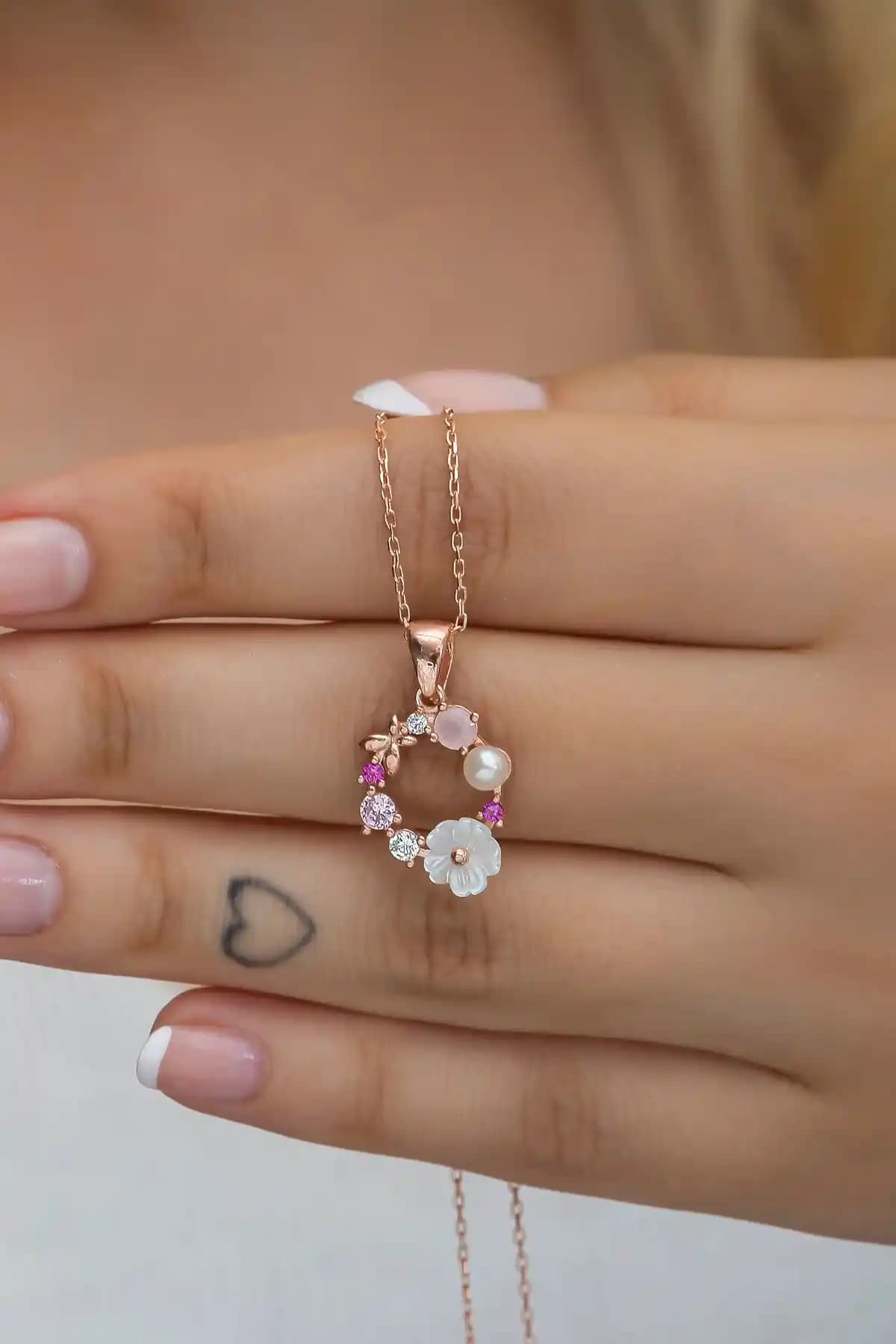 NEREZE ve SILVANO 925 Ayar Gümüş Kolye Karşılaştırması: Tasarım ve Özellikler