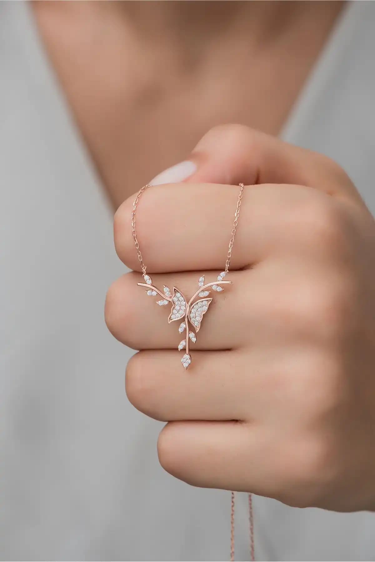 NEREZE ve Söğütlü Silver 925 Ayar Gümüş Kelebek Kolye Karşılaştırması 1