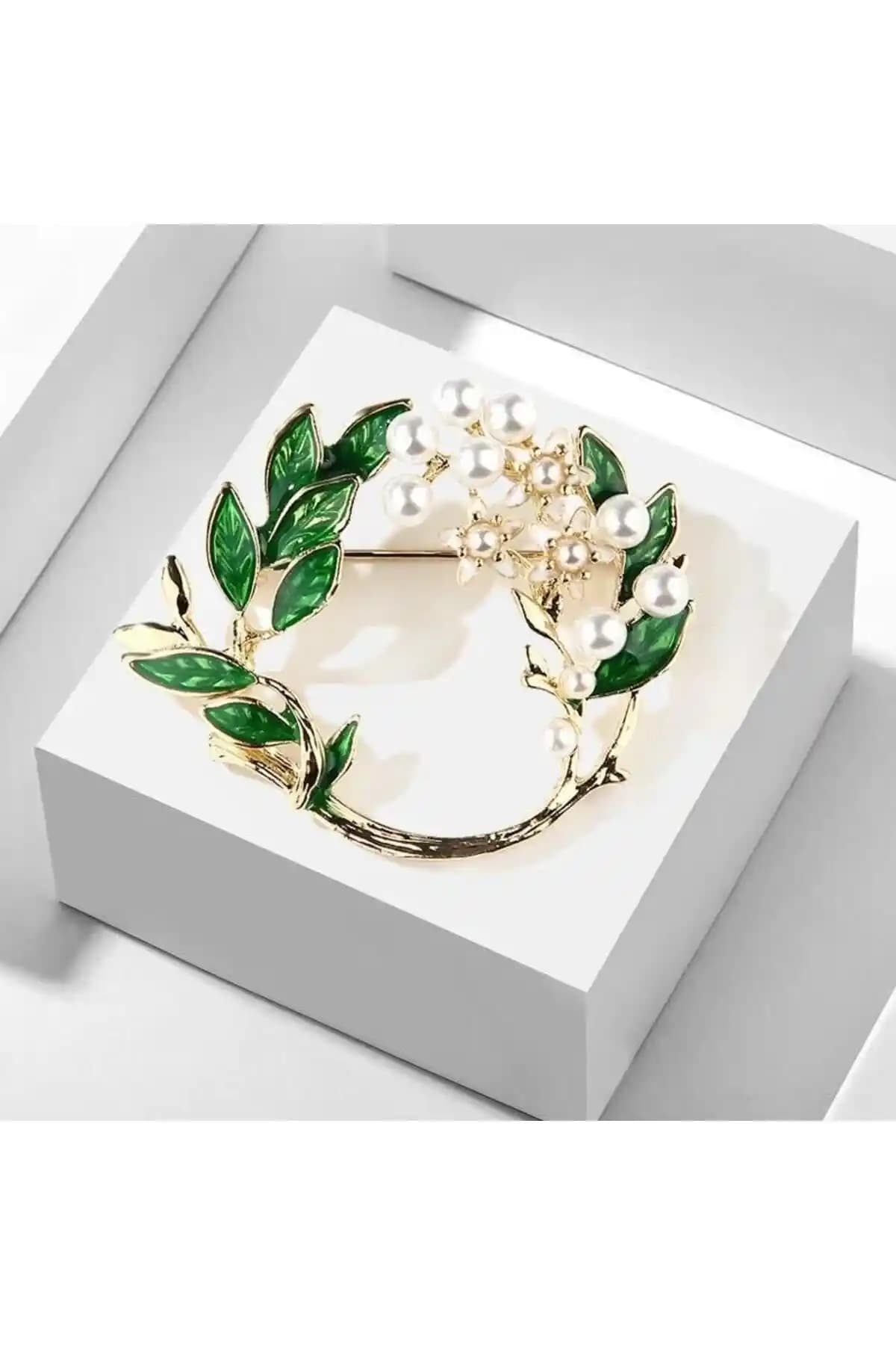 Nice For You Helen Modeli İnci Yaprak Broşu: Zarif ve Çok Yönlü Kadın Aksesuarı
