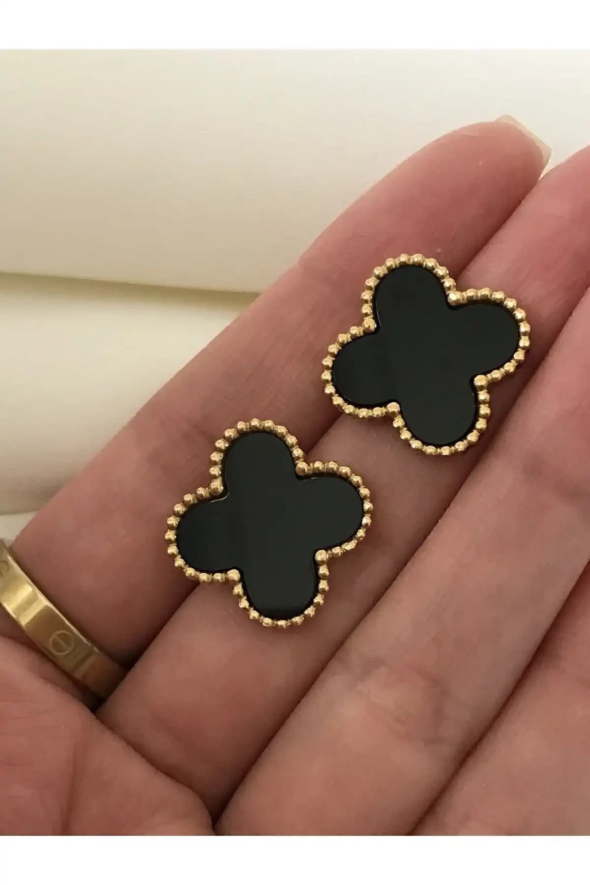 Opia Jewelry Çelik Küpe: Modern ve Şık Tasarımıyla Günlük ve Özel Kullanım İçin Uygun