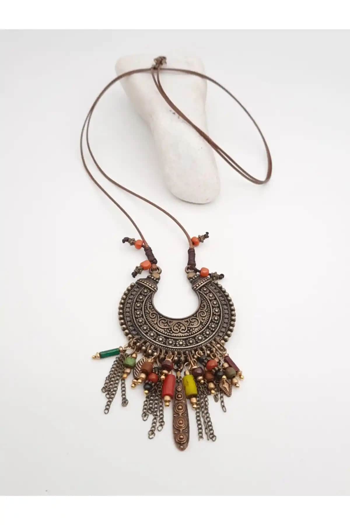 Otantik Kazak Üstü Uzun Kolye Karşılaştırması: Stil ve Kalite Analizi