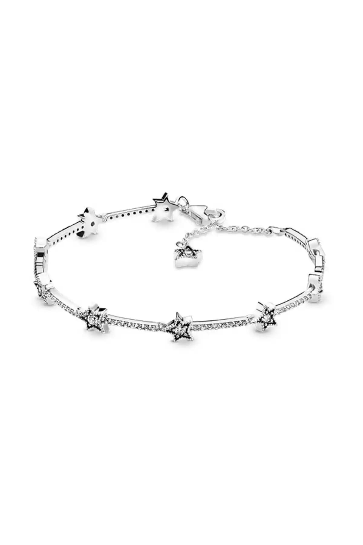 Pandora Gökyüzündeki Yıldız ve Moments Bangle Bileklik Karşılaştırması