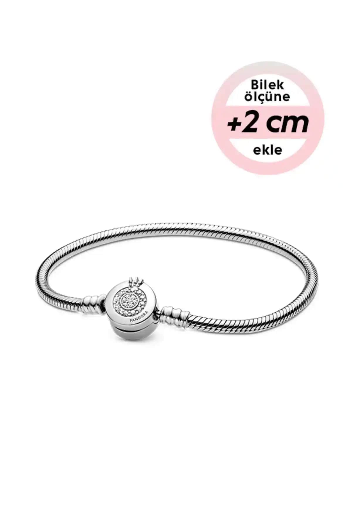 Pandora Moments Işıltılı Taç O Klipsli Bileklik: Zarif ve Şık Takı Seçenekleri