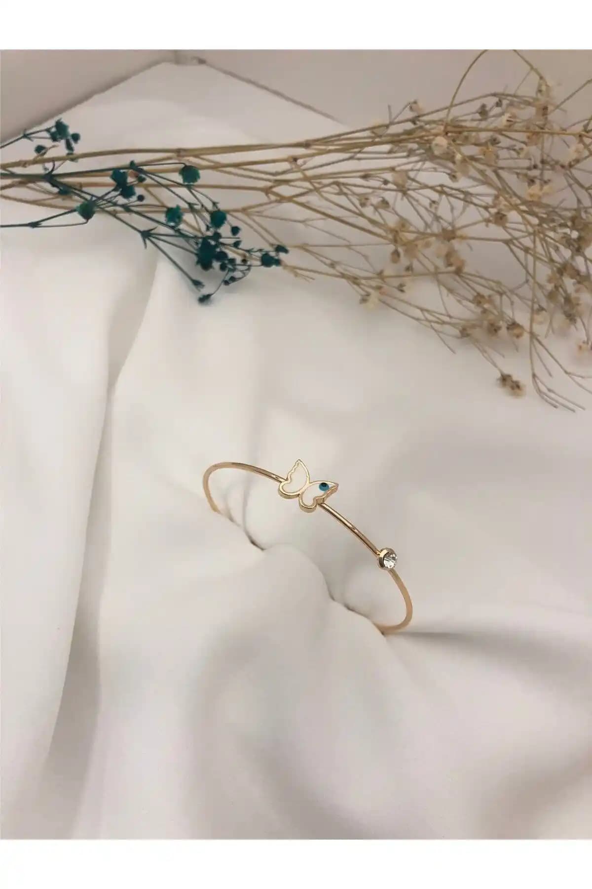 Pelin Aksesuar Kelebekli Taşlı İnce Bileklik: Zarif ve Şık Takı Seçeneği